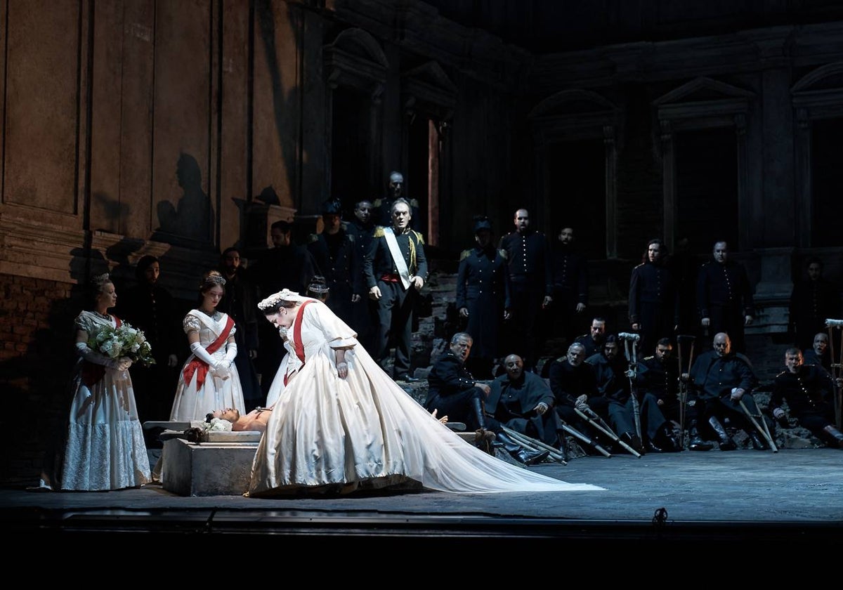 El Maestranza acoge la tragicomedia lírica &#039;Norma&#039;, del compositor italiano Vincenzo Bellini, en imágenes