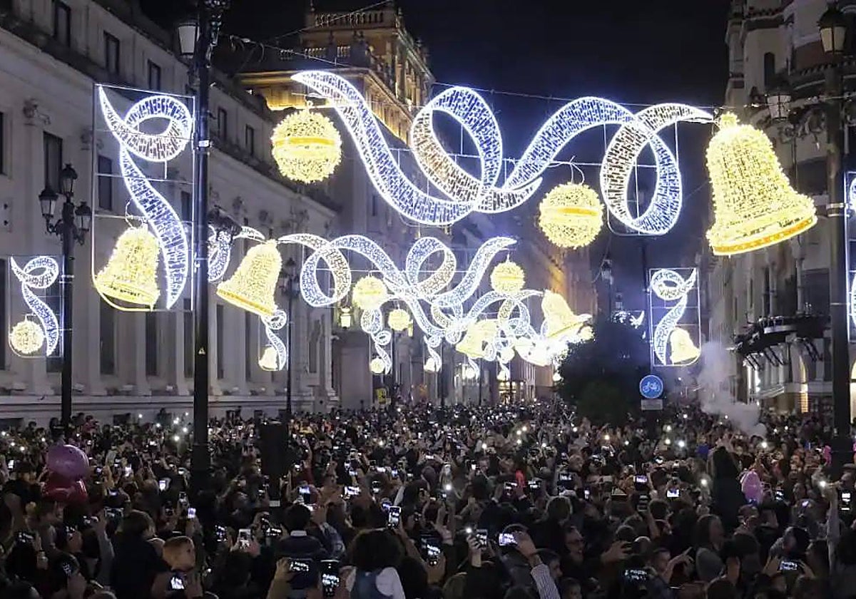 El encendido de la iluminación navideña despierta gran expectación