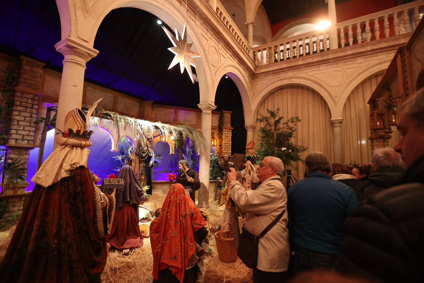 Las imágenes provienen de hermandades de toda Andalucía y de colecciones particulares