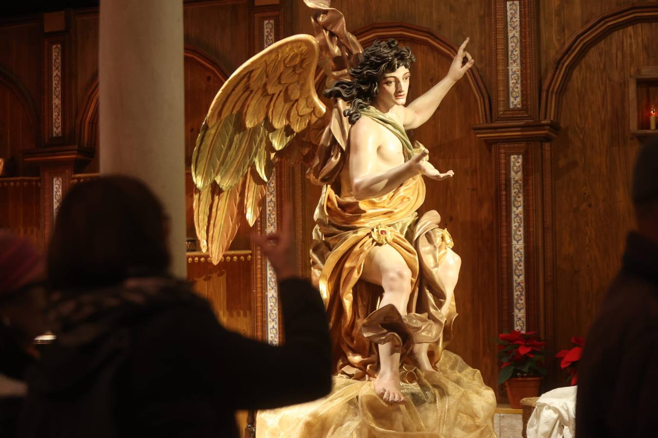 Las imágenes provienen de hermandades de toda Andalucía y de colecciones particulares, como el ángel de la hermandad de la Resurrección