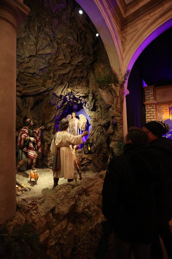 Las imágenes provienen de hermandades de toda Andalucía y de colecciones particulares