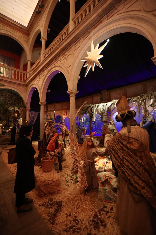 Las imágenes provienen de hermandades de toda Andalucía y de colecciones particulares