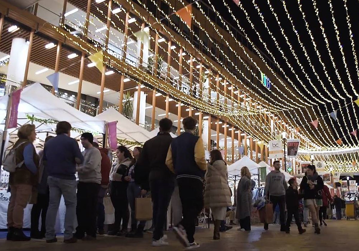 Mercado navideño en Torre Sevilla