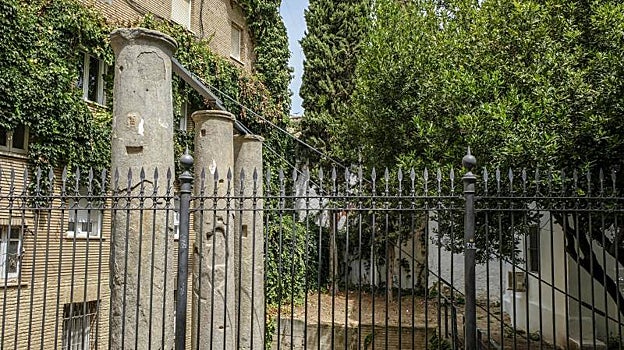 Las columnas de la calle Mármoles