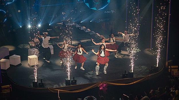 El escenario del auditorio Cartuja Center Cite acoge el martes 2 de enero el concierto de la artista Karina & Marina