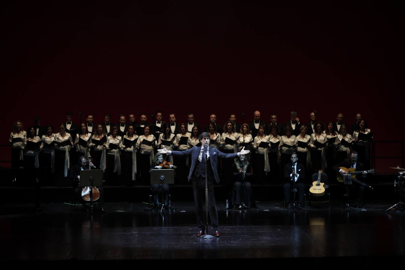 Imágenes del concierto de Manuel Lombo en el Maestranza de Sevilla