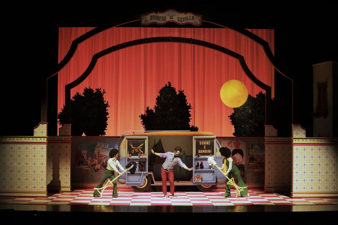 Representación de la ópera 'El Barbero de Sevilla' en el Teatro de la Maestranza
