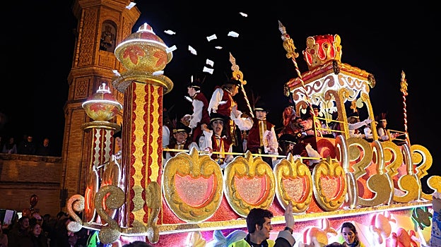 Cabalgata Reyes Magos del Ateneo. a su paso por Triana