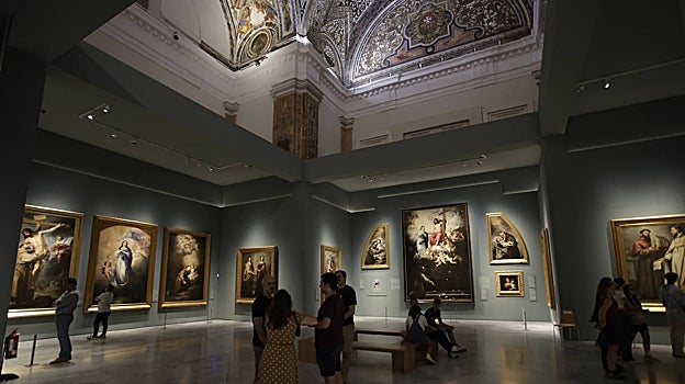 Museo de Bellas Artes durante la noche en blanco