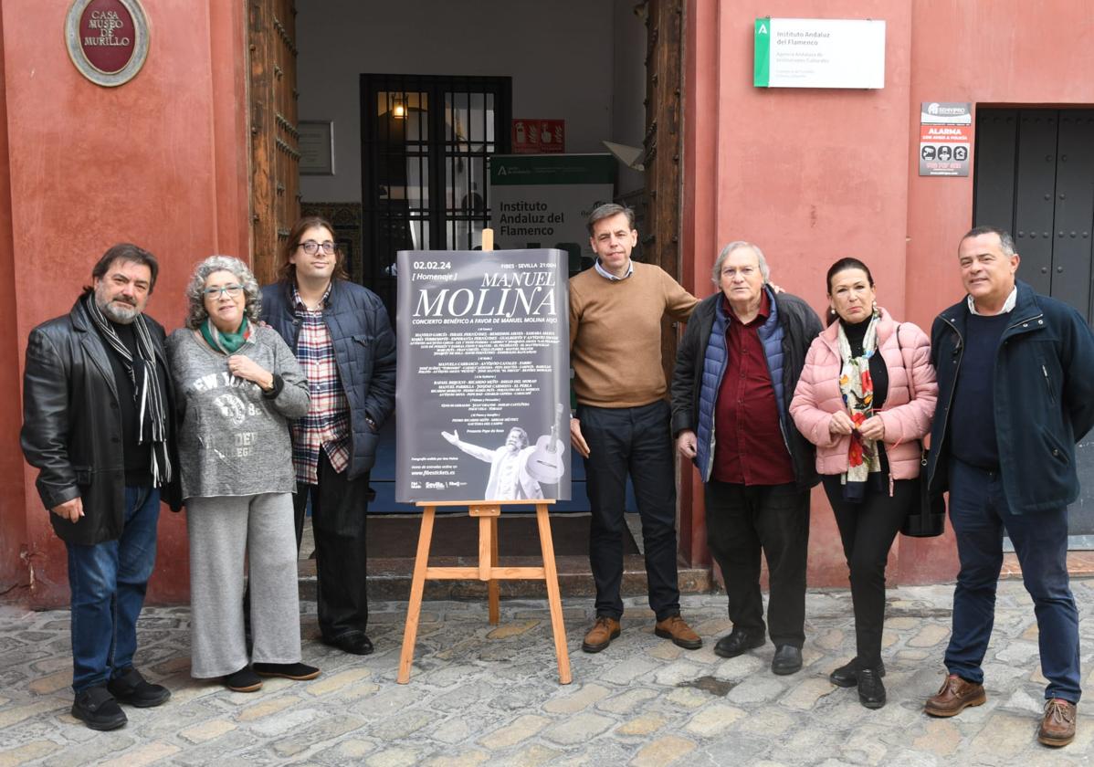 Manolo García, Antonio Canales, Esperanza Fernández, Manuela Carrasco y Riqueni, entre otros, en el homenaje a Manuel Molina en Sevilla