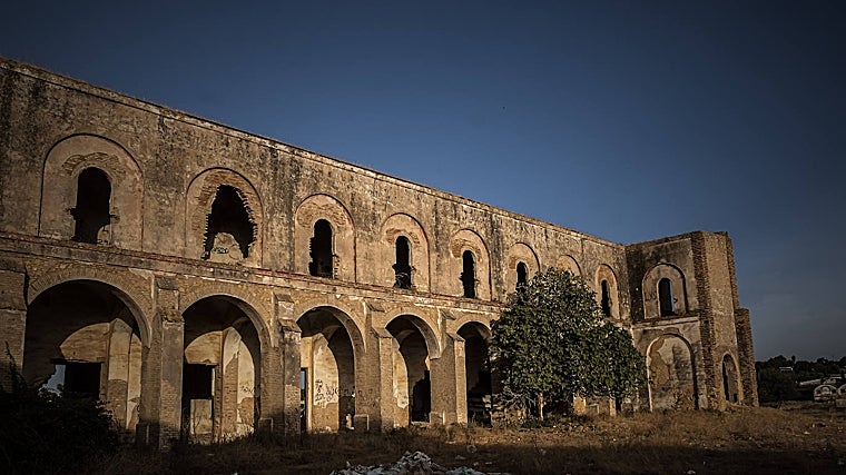 Monasterio abandonado cerca de Carmona , conocido como el monasterio del diablo