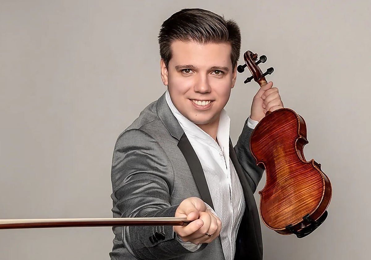 El violinista ruso Sergei Dogadin