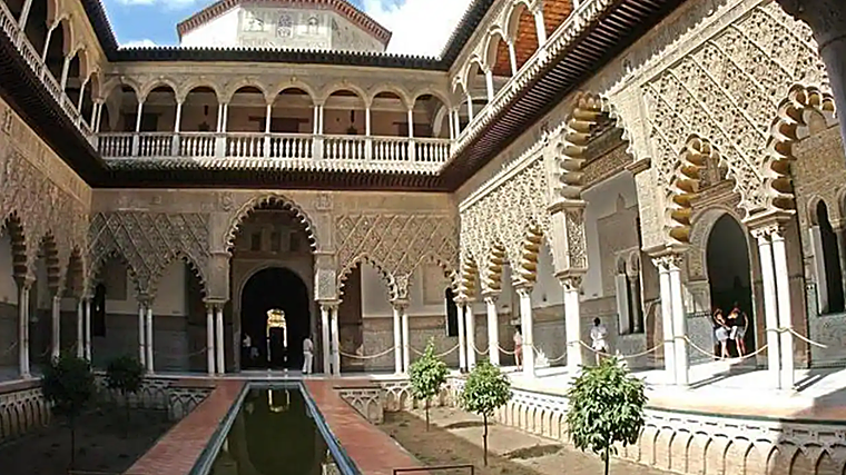 Patio del interior del Real Alcázar de Sevilla