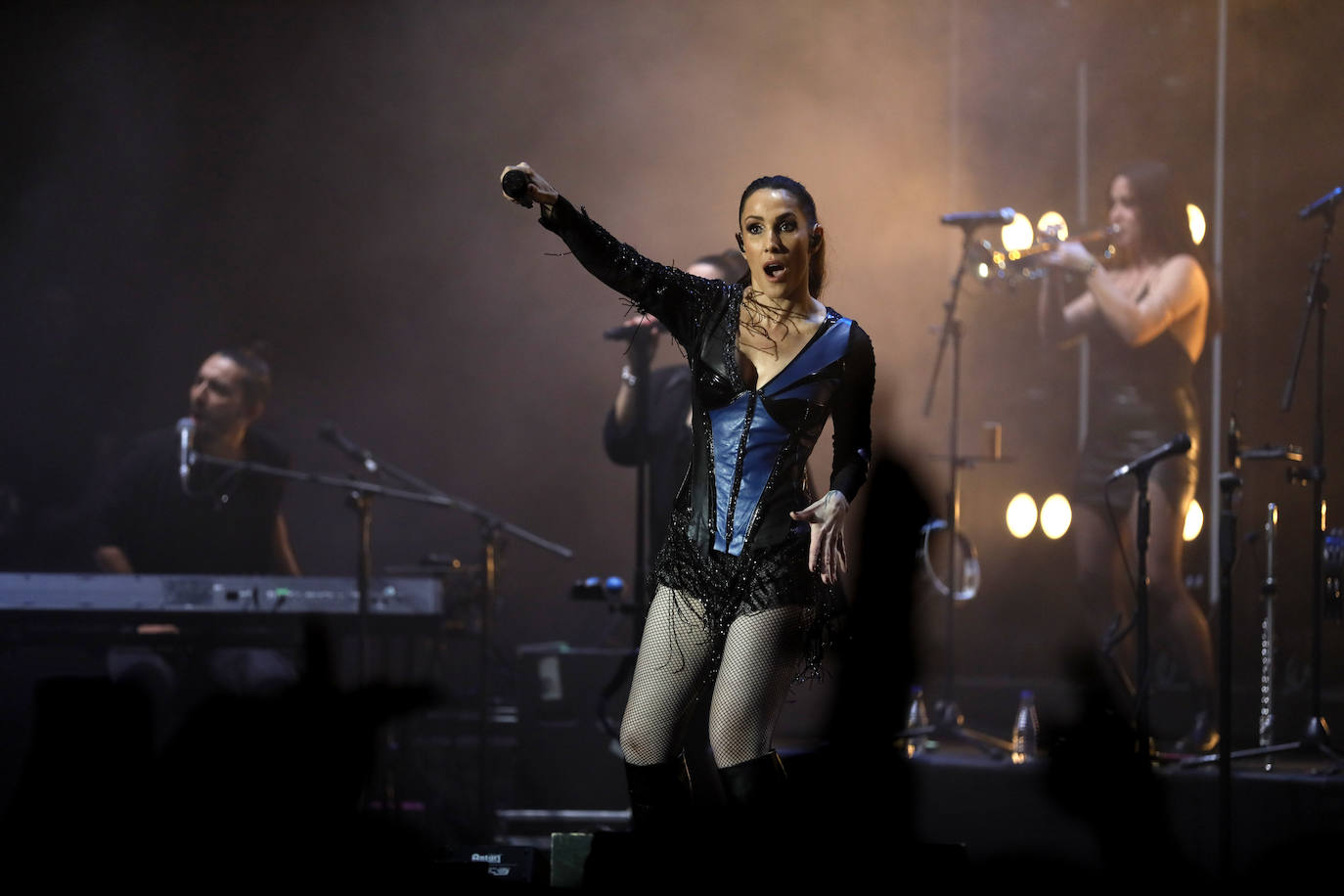 El concierto de Malú en el auditorio del Cartuja Center CITE de Sevilla