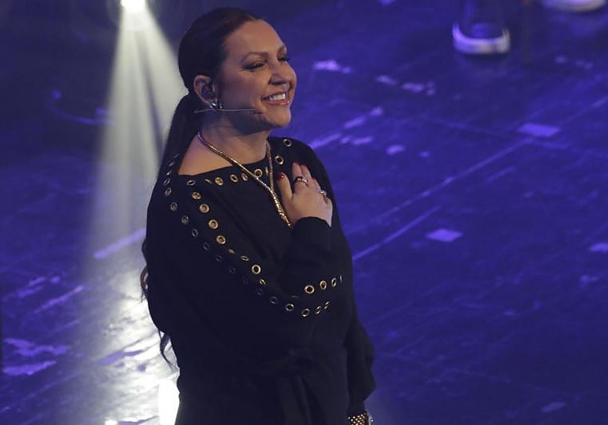 Niña Pastori agradece al público sevillano en su último concierto en Fibes