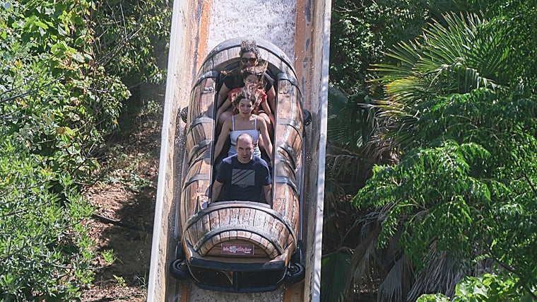 Uno de los toneles de la anaconda, una de las atracciones estrella de Isla Mágica
