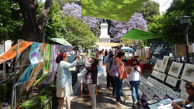 Mercadillo de Arte en la Plaza del Museo