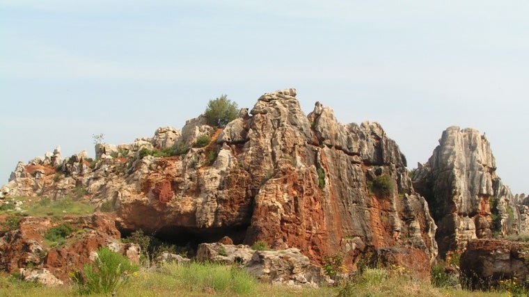 El inconfundible paisaje del Cerro del Hierro, que se encuentra en la localidad de San Nicolás del Puerto