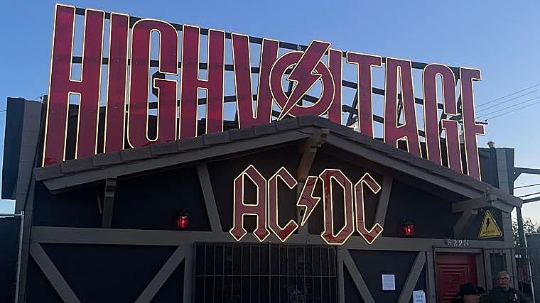Bar AC/DC Dive Bar en California