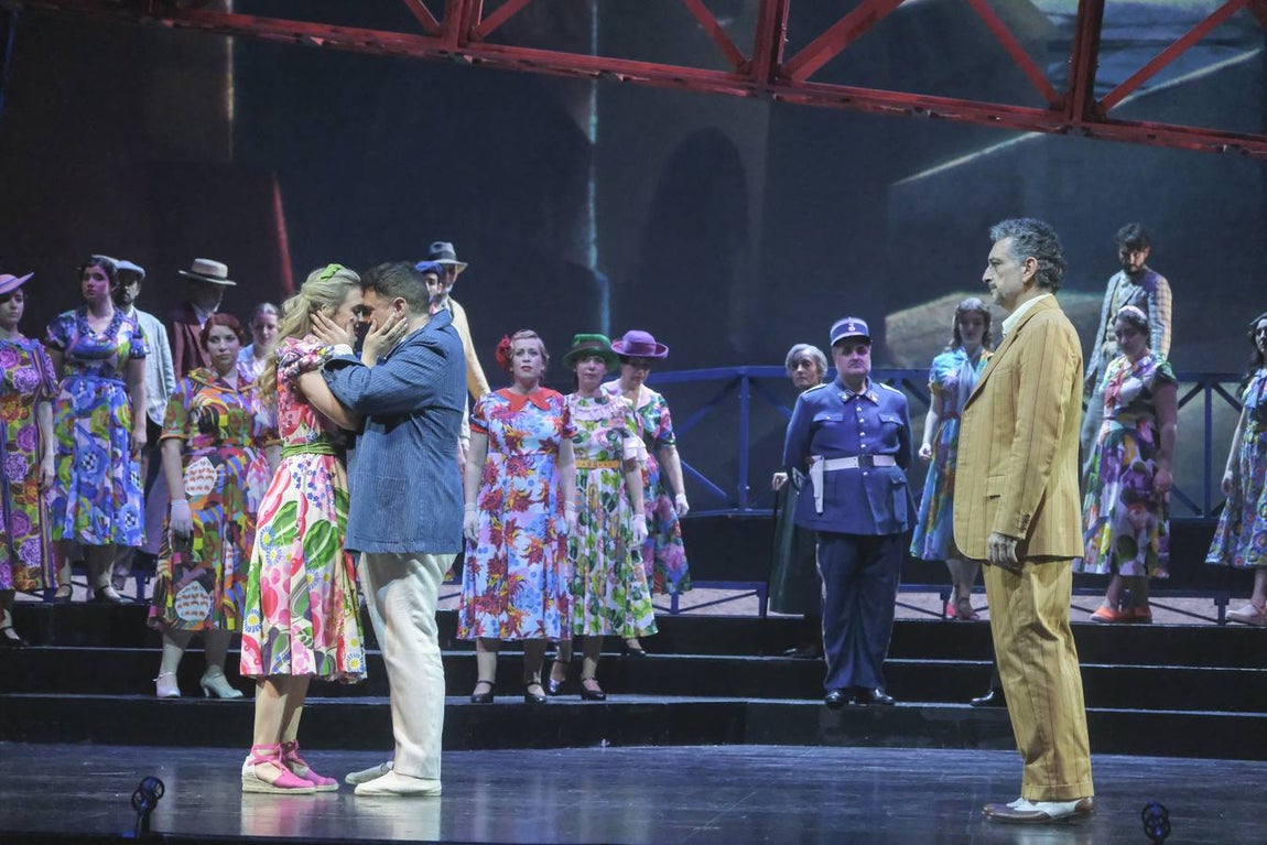 Momento del ensayo previo al estreno en el Maestranza de la zarzuela 'Los gavilanes'