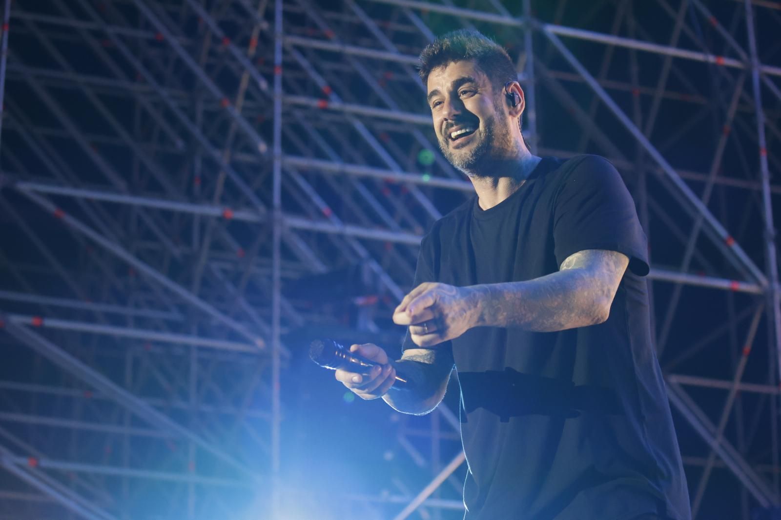 Icónica Fest acoge el concierto de Melendi en la Plaza de España de Sevilla 