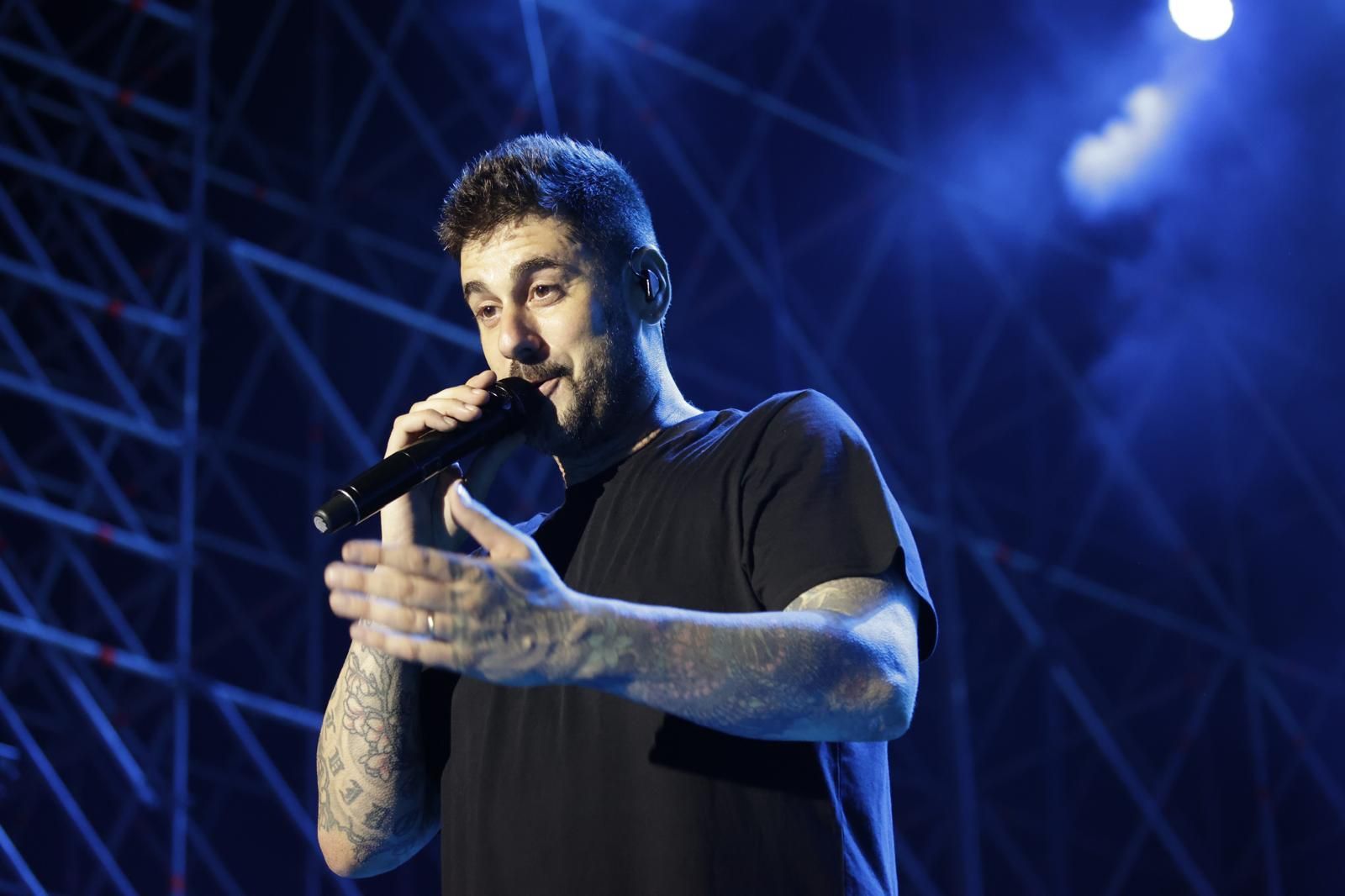 Icónica Fest acoge el concierto de Melendi en la Plaza de España de Sevilla 