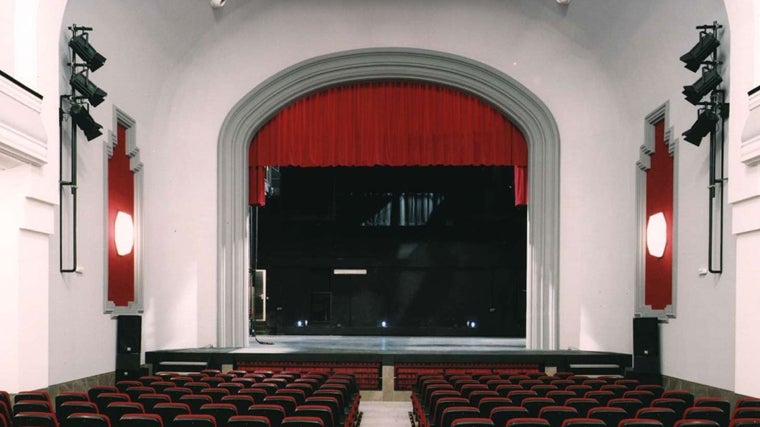 Las instalaciones del teatro municipal de Écija van a acoger este concierto en el que varios artistas rendirán homenaje a María Jiménez