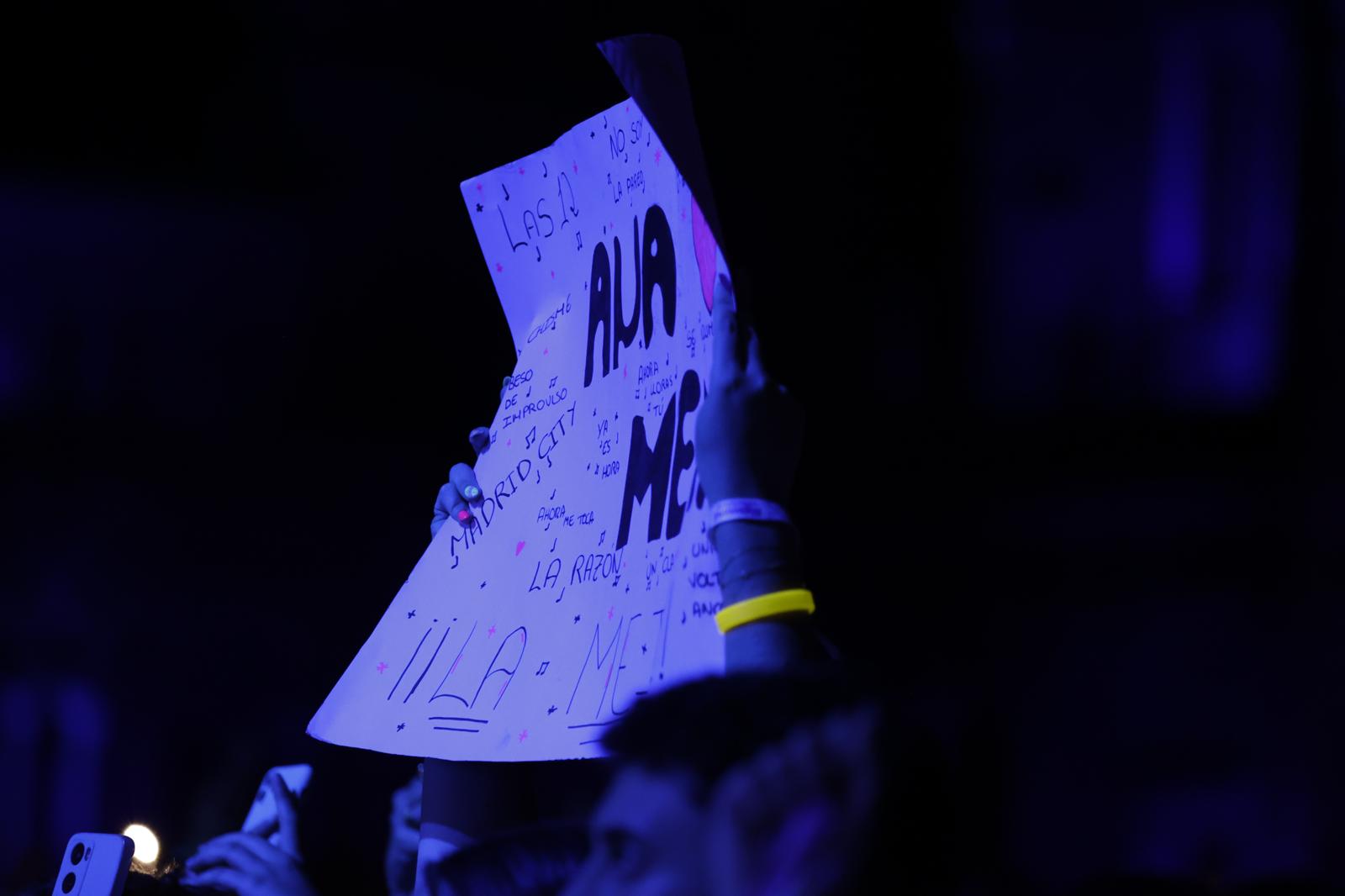 Ana Mena desató la locura entre los fans más jóvenes 