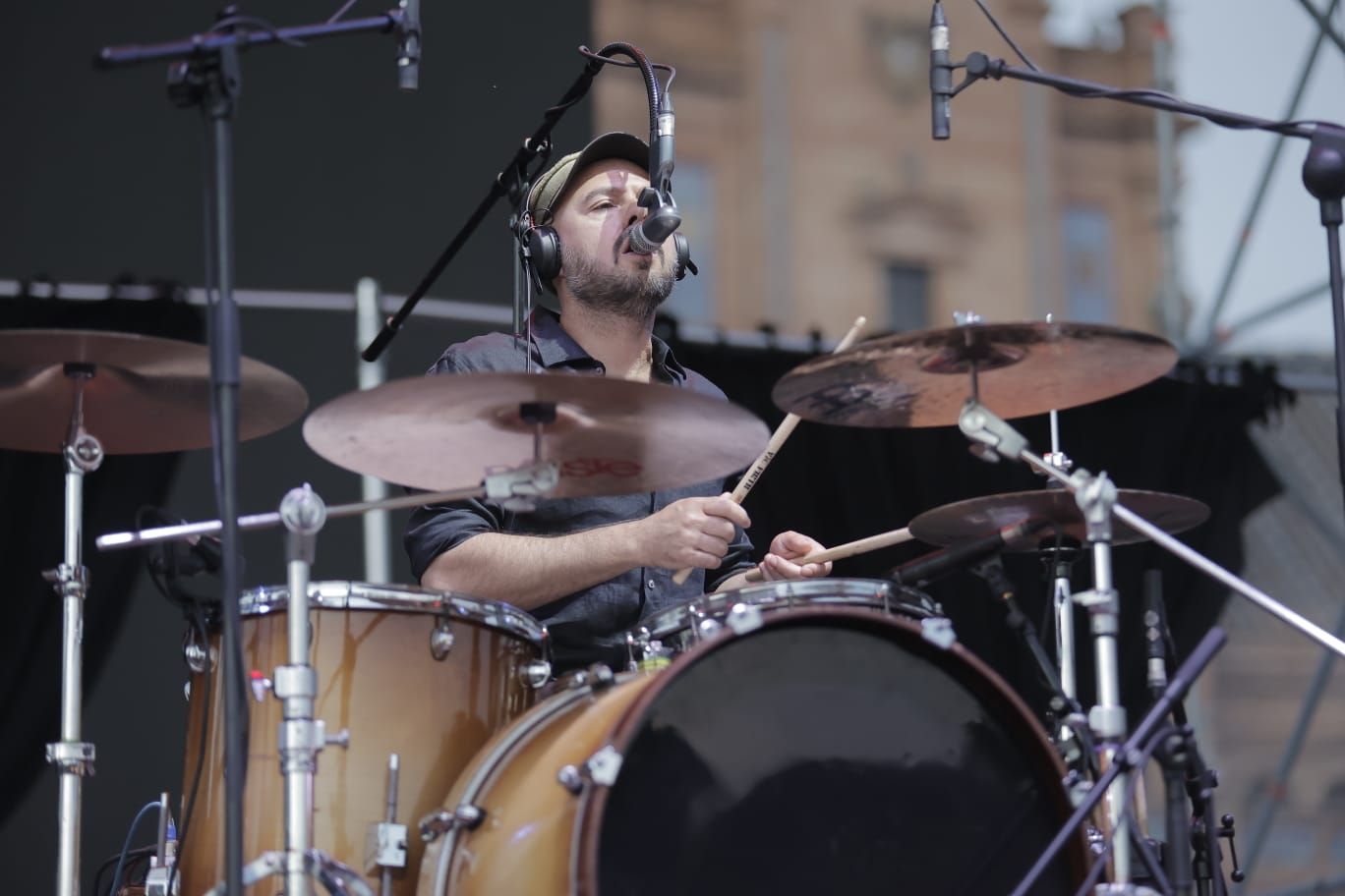 Actuación de El Columpio Asesino en Icónica Santalucía Sevilla Fest