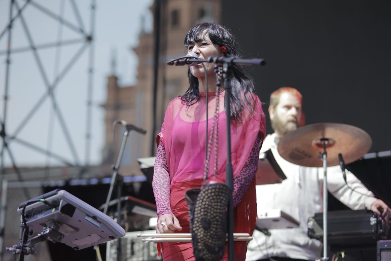 Actuación de El Columpio Asesino en Icónica Santalucía Sevilla Fest