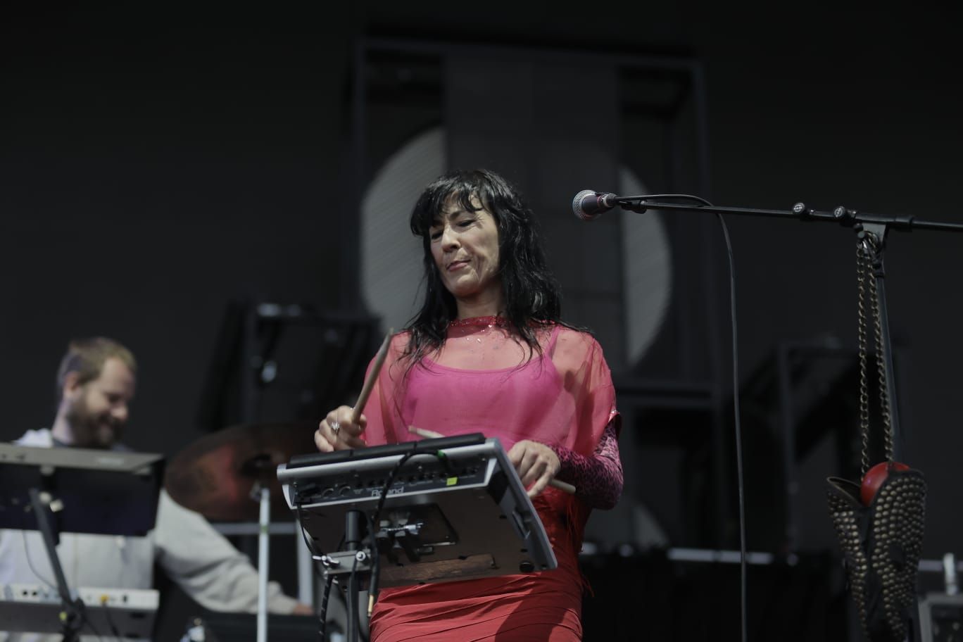 Actuación de El Columpio Asesino en Icónica Santalucía Sevilla Fest