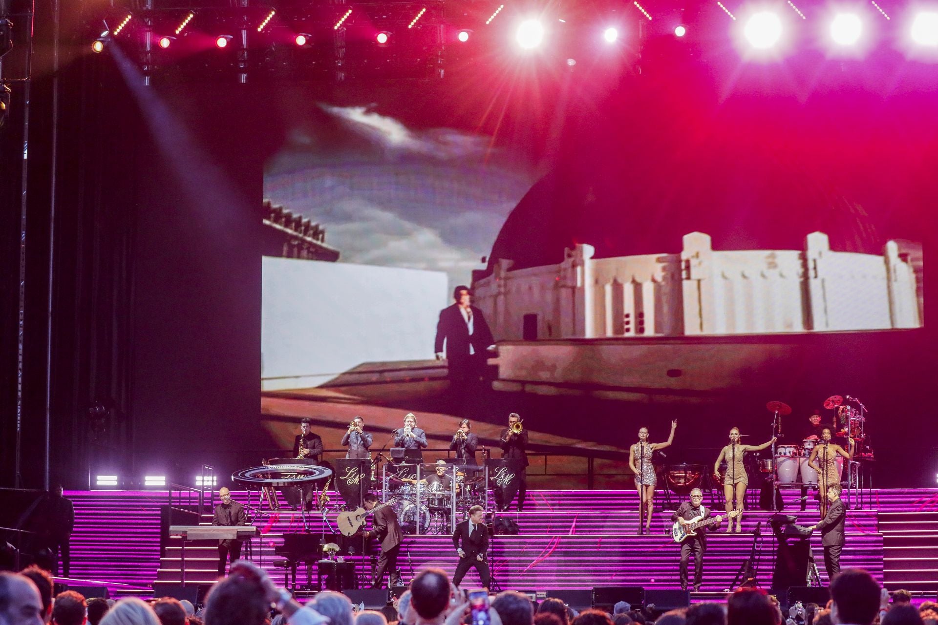 El concierto de Luis Miguel en el estadio de la Cartuja de Sevilla