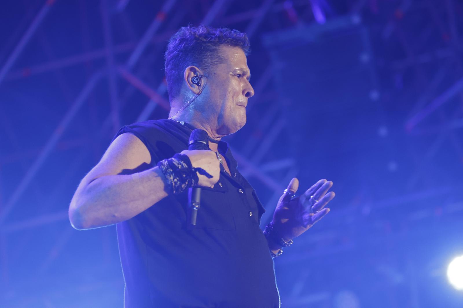 El rey del vallenato, en un momento de su actuación en el escenario de la Plaza de España