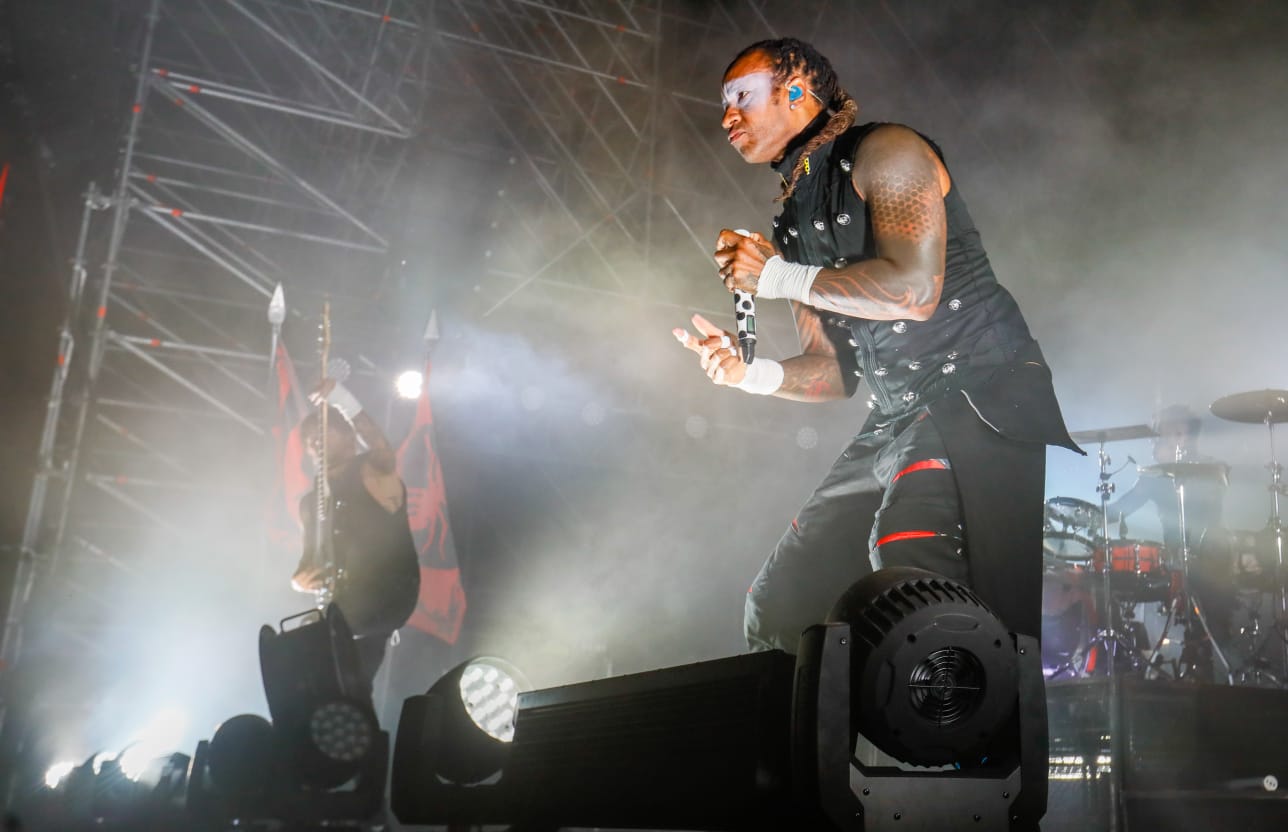 Actuación del grupo The Prodigy en la noche de este martes en la Plaza de España de Sevilla