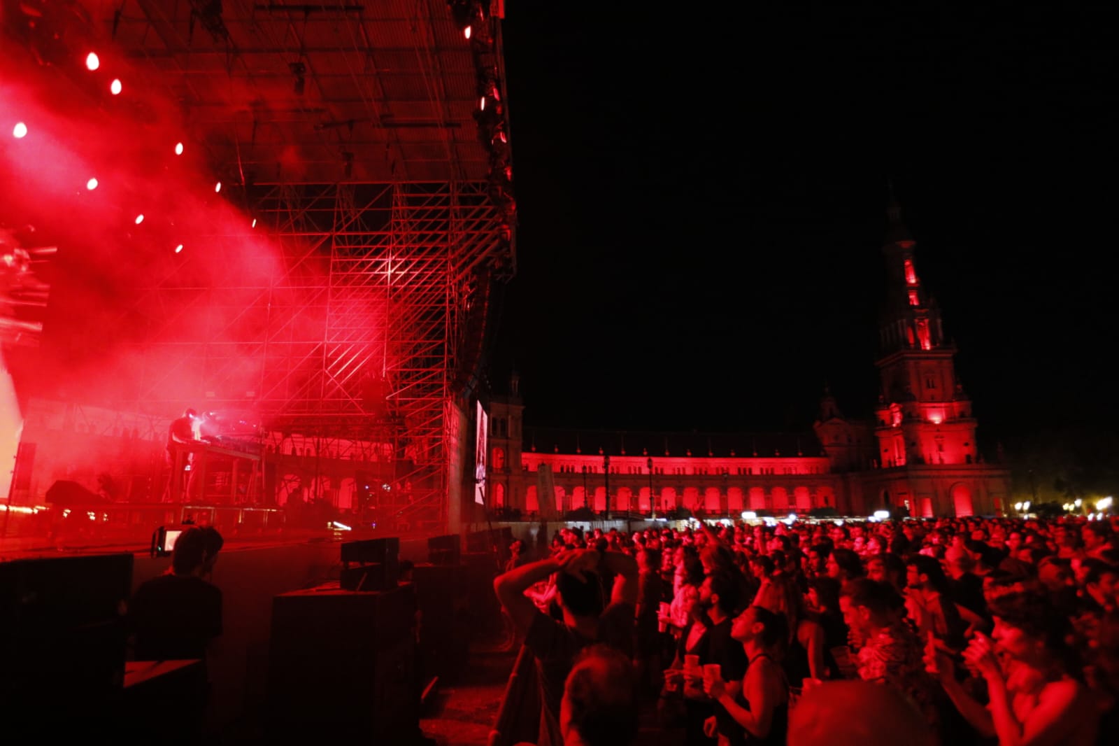 Imágenes de Arcade Fire, Orbital y Chk Chk Chk (!!!) en el Icónica Santalucía Sevilla Fest