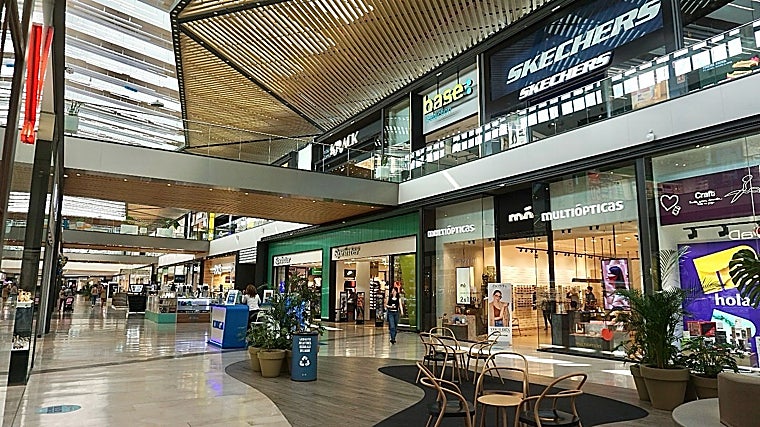 Interior del Centro Comercial Lagoh