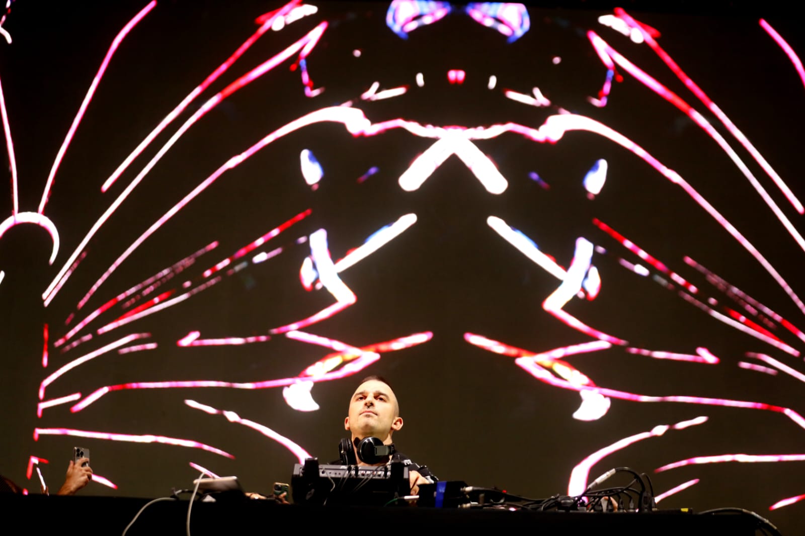 Un instante del concierto de Michael Bibi en la Plaza de España este sábado