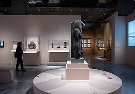 Imágenes de la exposición 'Veneradas y temidas' en Caixaforum de Sevilla