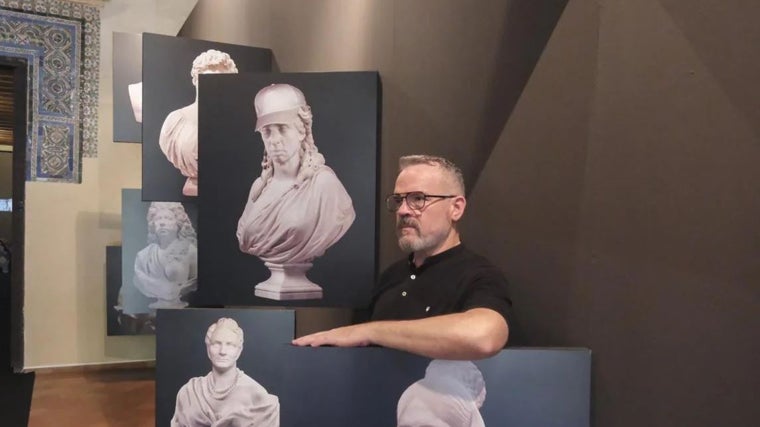En esta exposición es posible asistir a la reinterpretación de Ángel Pantoja a una serie de bustos clásicos