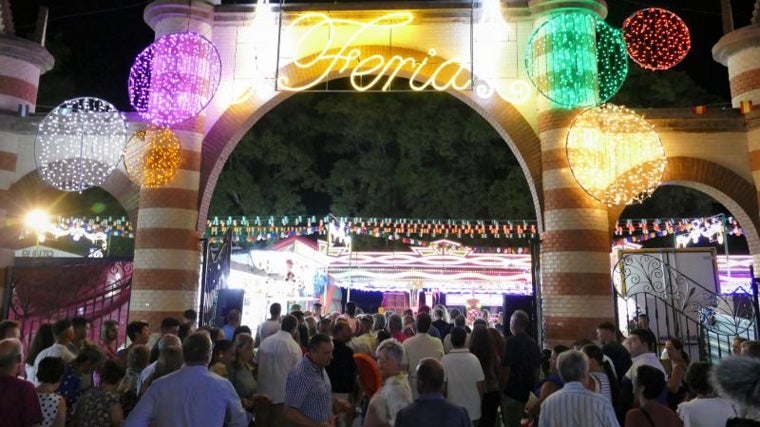 La localidad sevillana de Badolatosa celebra esta semana su feria que termina con la procesión de la Virgen del Socorro