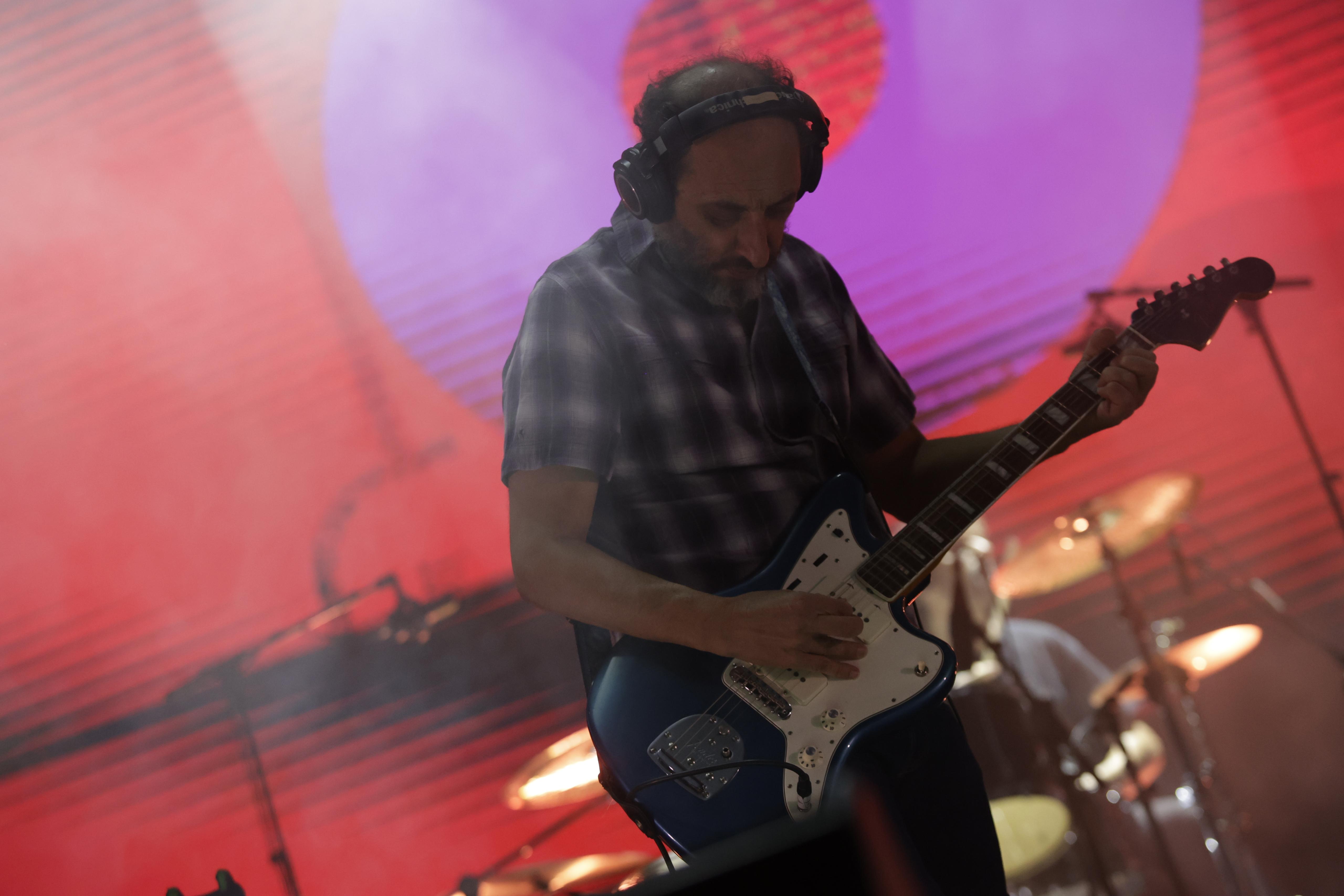 Un instante del concierto celebrado este miércoles en el CAAC de Sevilla del grupo Los Planetas