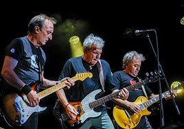 Imágenes del concierto de Hombres G en las Noches de la Maestranza en Sevilla