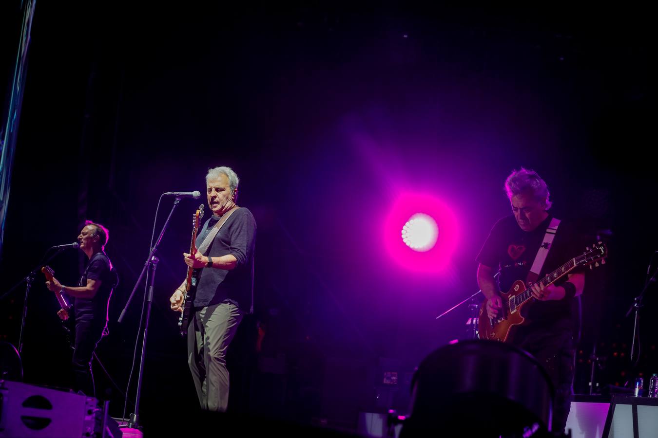 Un momento de la actuación este domingo en la plaza de toros de la Maestranza en Sevilla