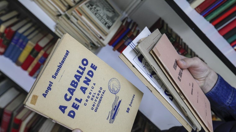 Algunos ejemplares que se pueden encontrar en la Feria del Libro Antiguo