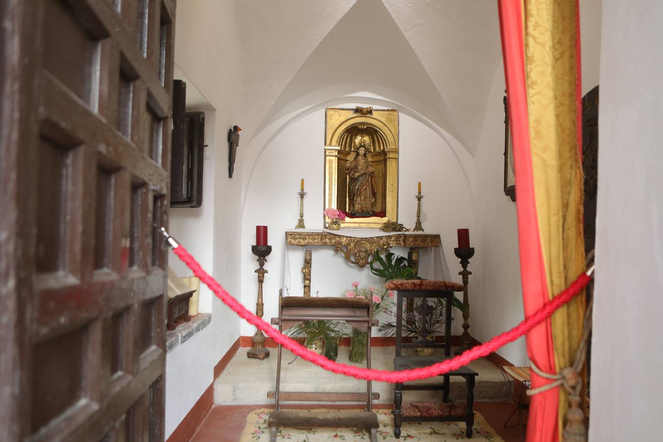 El Palacio Bucarelli tiene un ala convertida en hotel, pero ahora se pueden visitar las estancias donde habitan los Condes de Santa Coloma