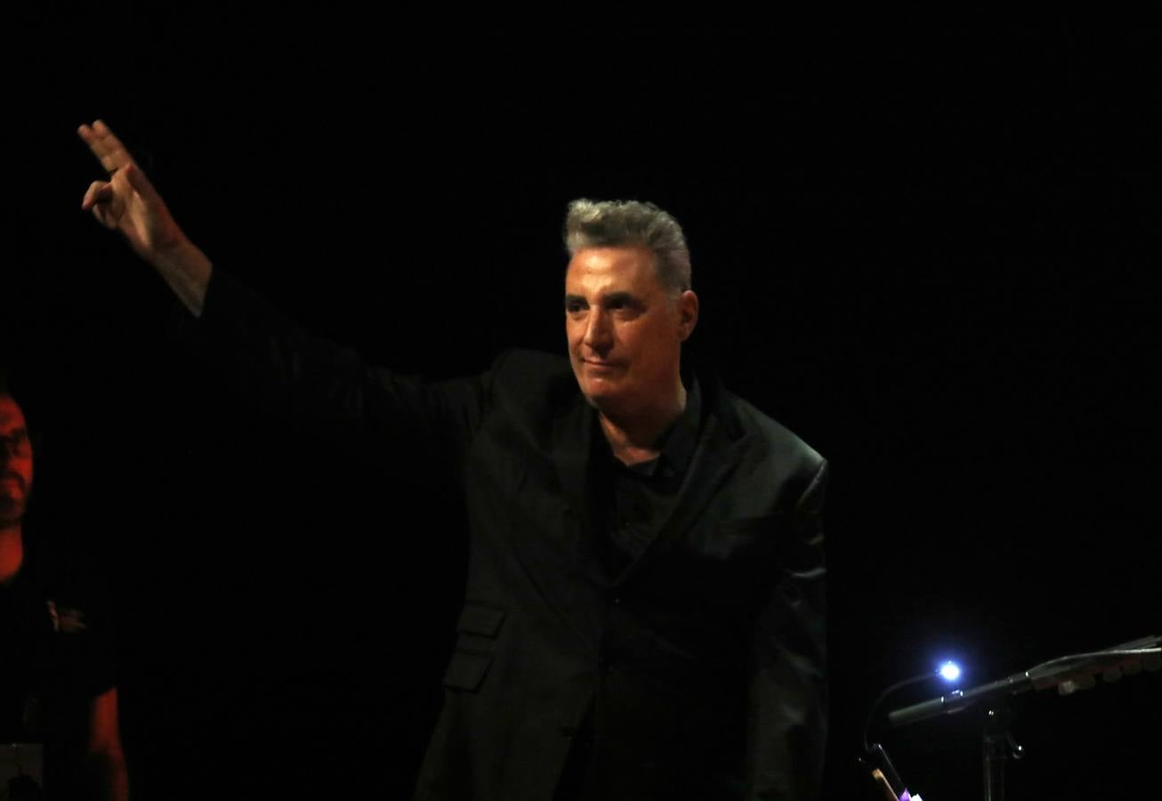 Loquillo mostró su versión más poética en el Cartuja Center de Sevilla 