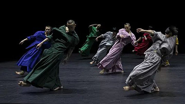 Bailarines de la compañía