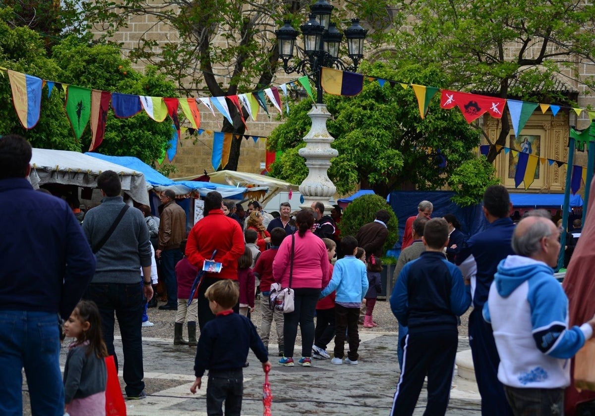 Ambiente en el Mercado de la Fantasía que se celebra en Osuna, una de las fiestas de noviembre que no te puedes perder en la provincia de Sevilla