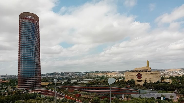 Cerveza y partida de bolos: este es el plan que puedes hacer en Torre Sevilla este fin de semana