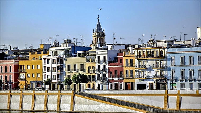 La calle Betis, en el barrio de Triana